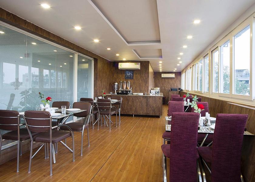 Delhi Delhi Food & Dining