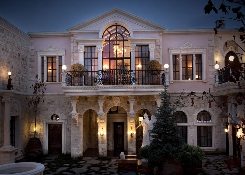 Nevşehir Ürgüp Front of property - evening/night
