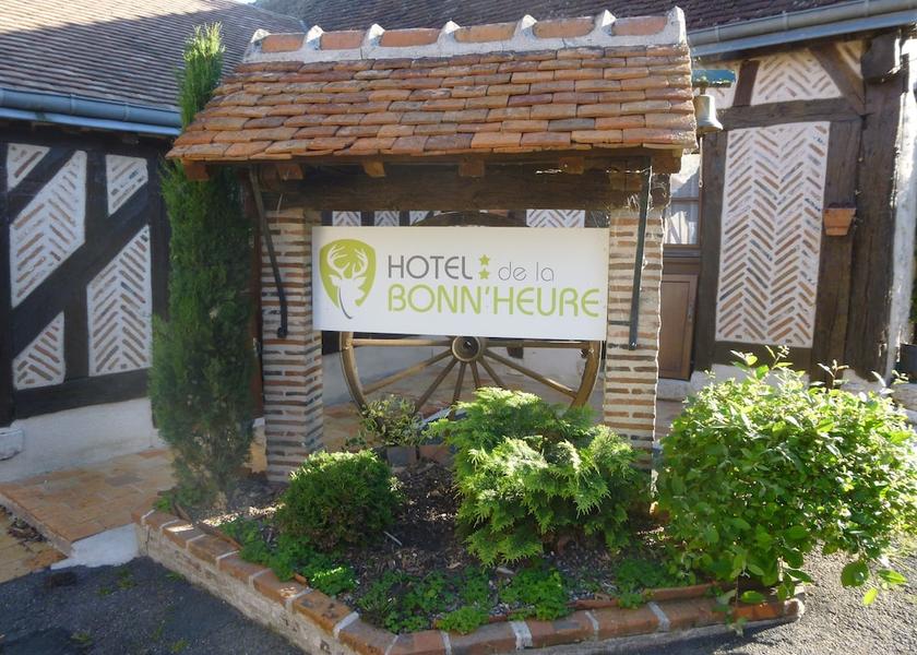 Centre - Loire Valley Bracieux Facade