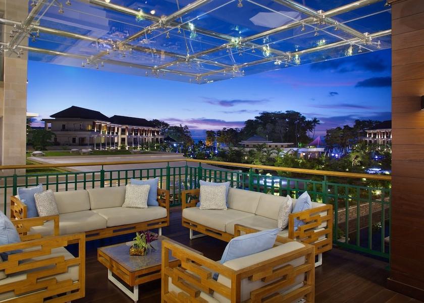  Mahé Island Lobby sitting area