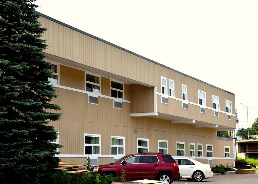 Ontario Bracebridge Exterior Detail