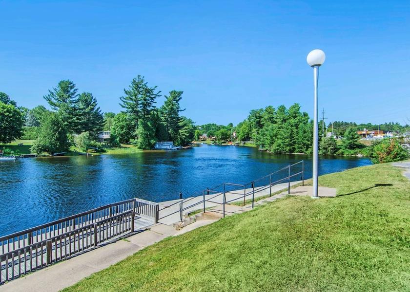Ontario Bracebridge Exterior Detail