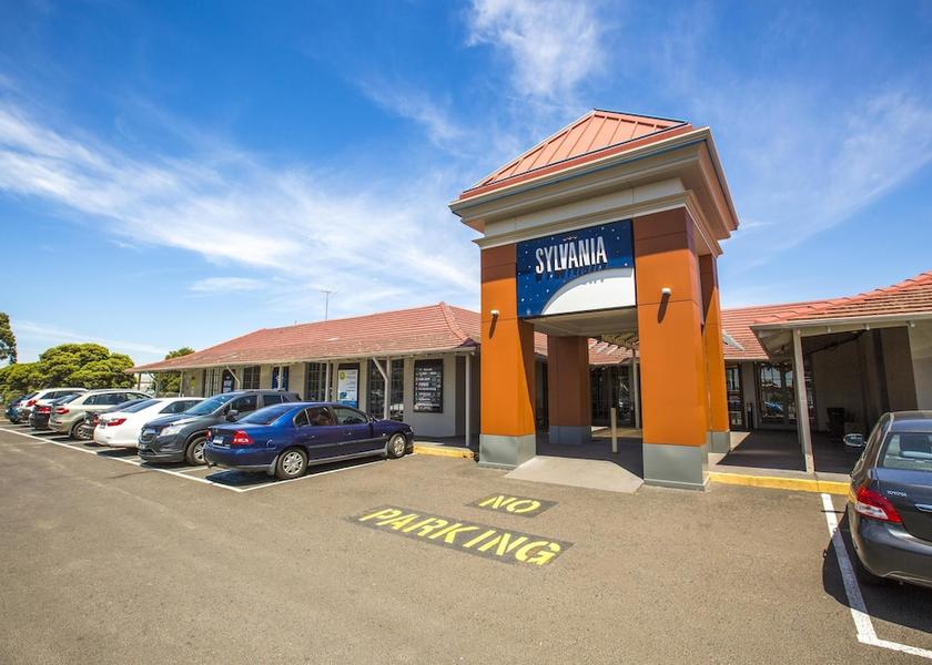 Victoria Melbourne Exterior