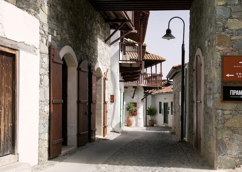 Nicosia Kalopanayiotis Property entrance