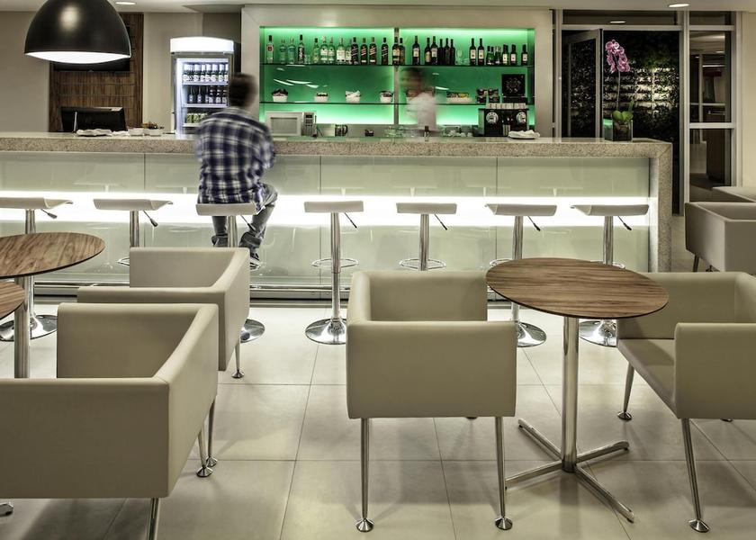 Rio de Janeiro State Rio de Janeiro Bar (on property)