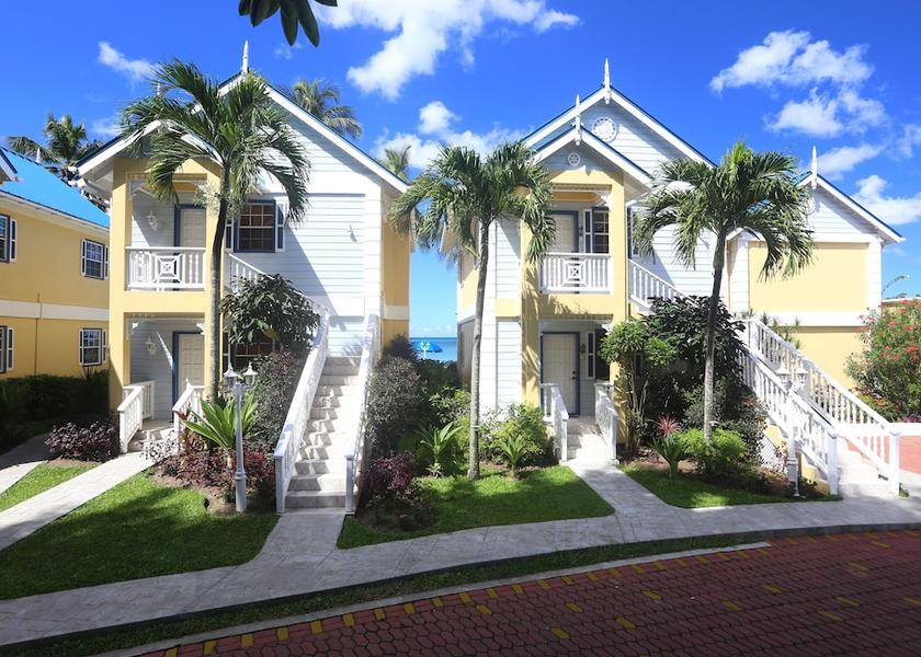  Castries Exterior Detail