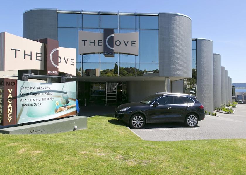 Waikato Taupō Front of property