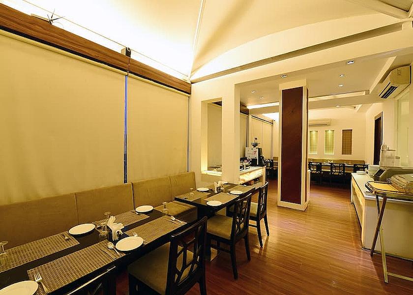 Delhi Delhi Food & Dining