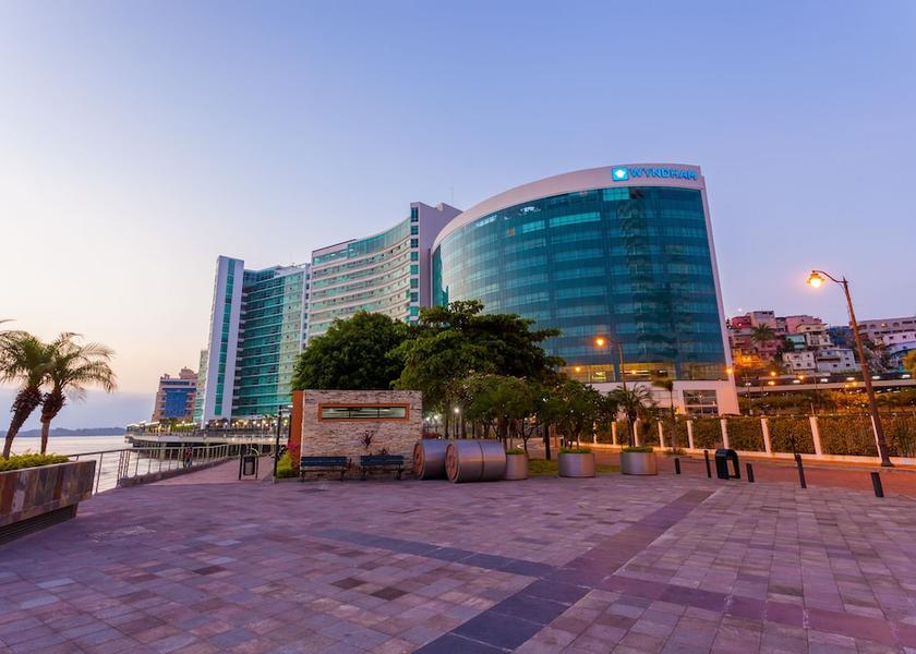 Pichincha Guayaquil Front of property