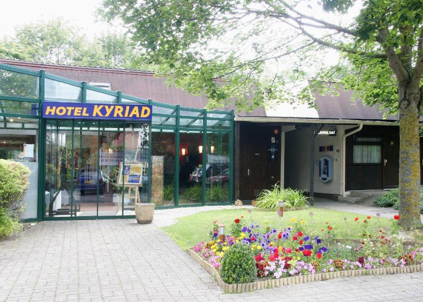 Grand Est Reims exterior view