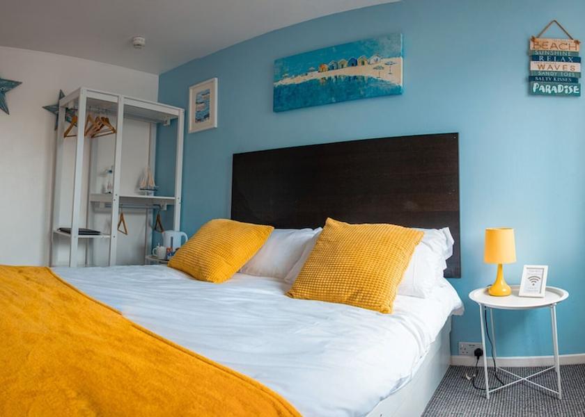 England Whitley Bay Room