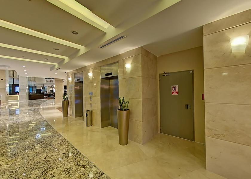 Pichincha Guayaquil Lobby