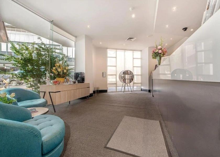 Victoria Melbourne Lobby