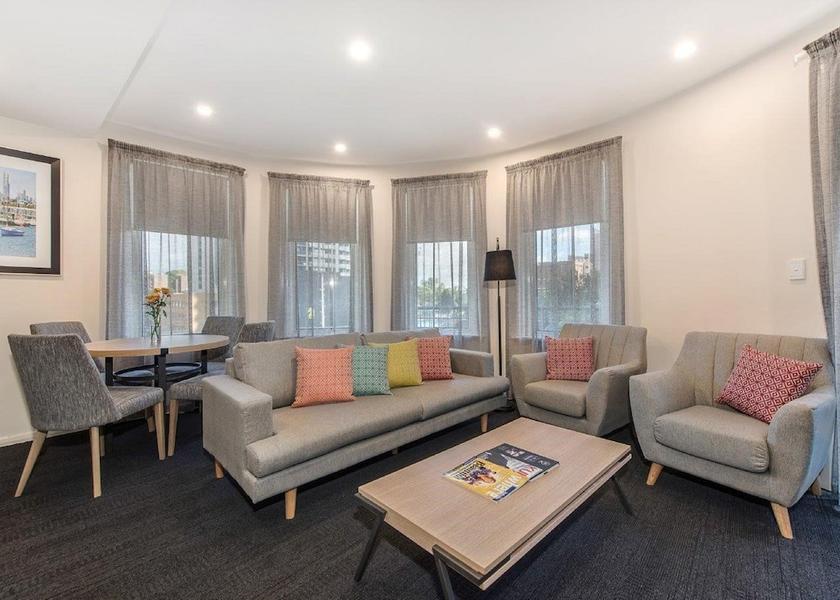 Victoria Melbourne Living area