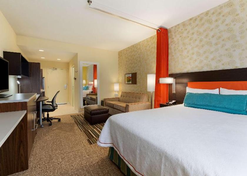 Alberta Edmonton STUDIO QUEEN SIZE BED