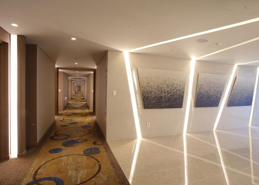  Busan Hallway