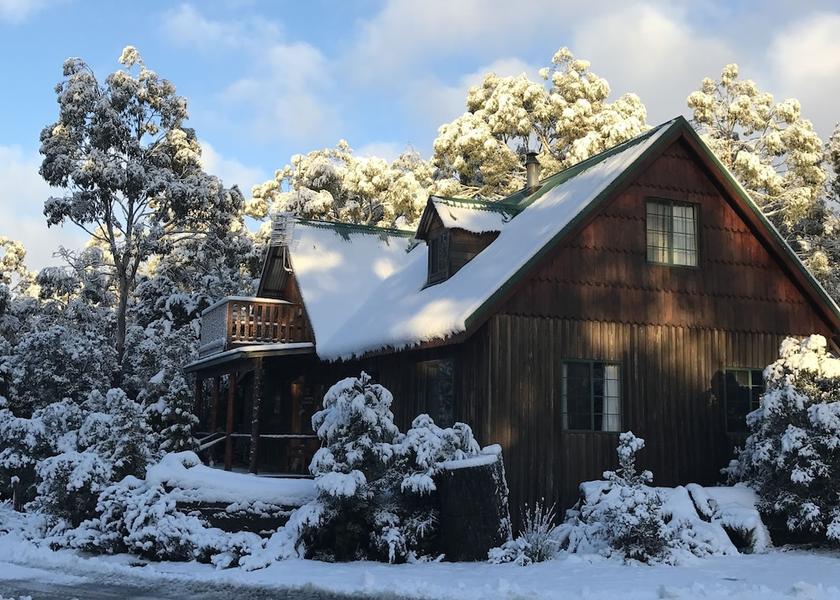 Tasmania Cradle Mountain Front of property
