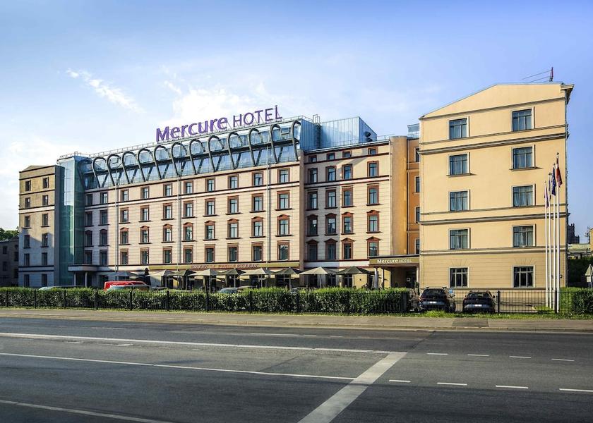  Riga Exterior Detail