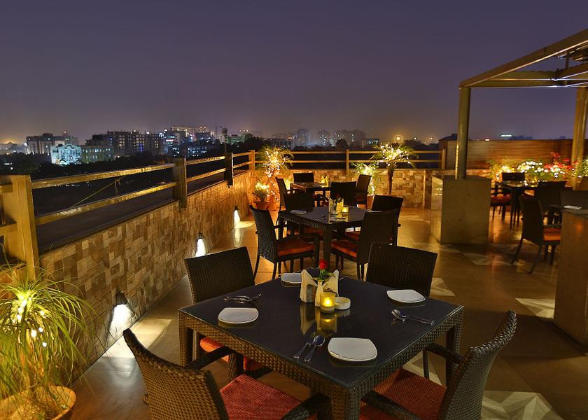 Uttar Pradesh Lucknow Food & Dining
