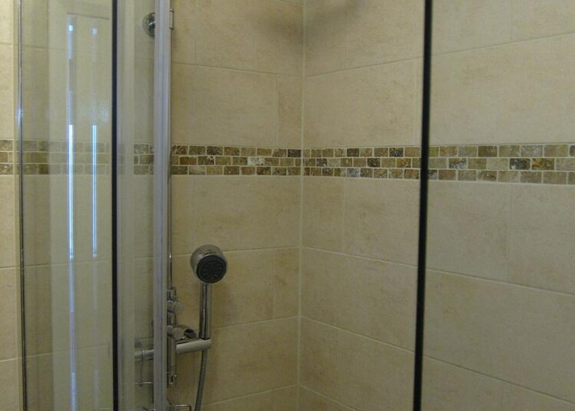 England Gainsborough Bathroom