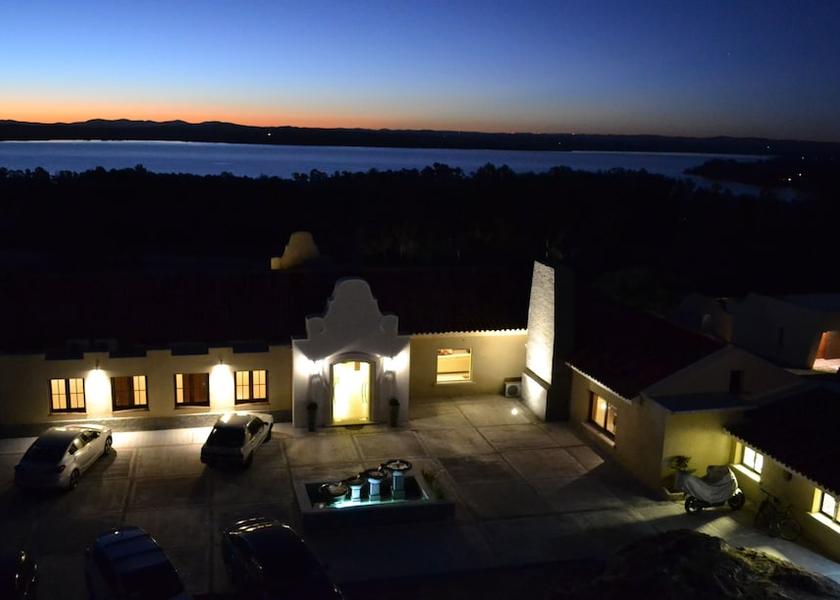 Maldonado Maldonado Facade