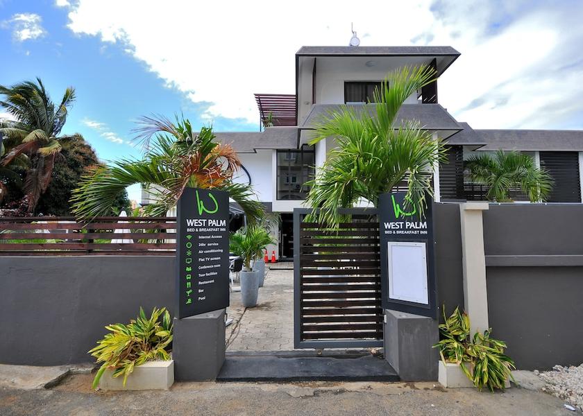 MU Mauritius Entrance