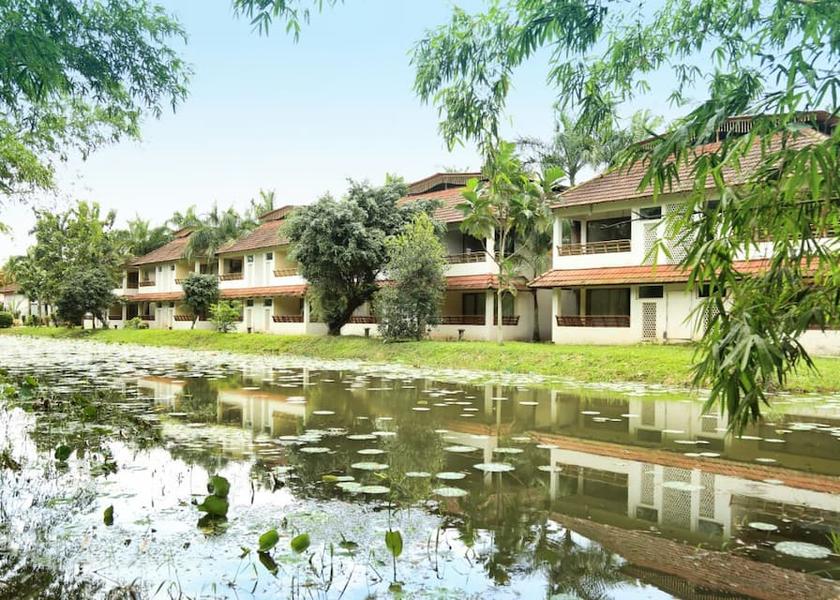 Kerala Kumarakom Front Pond View
