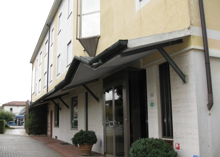 Veneto Rubano Front of property