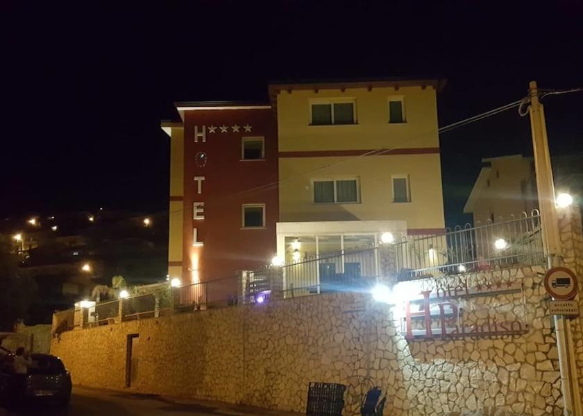 Calabria Gizzeria Exterior Detail