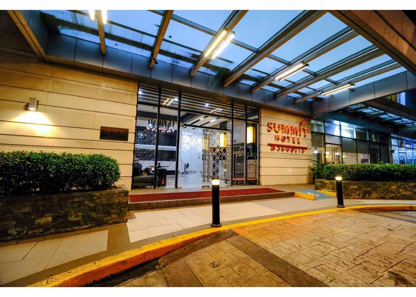  Quezon City Hotel Exterior