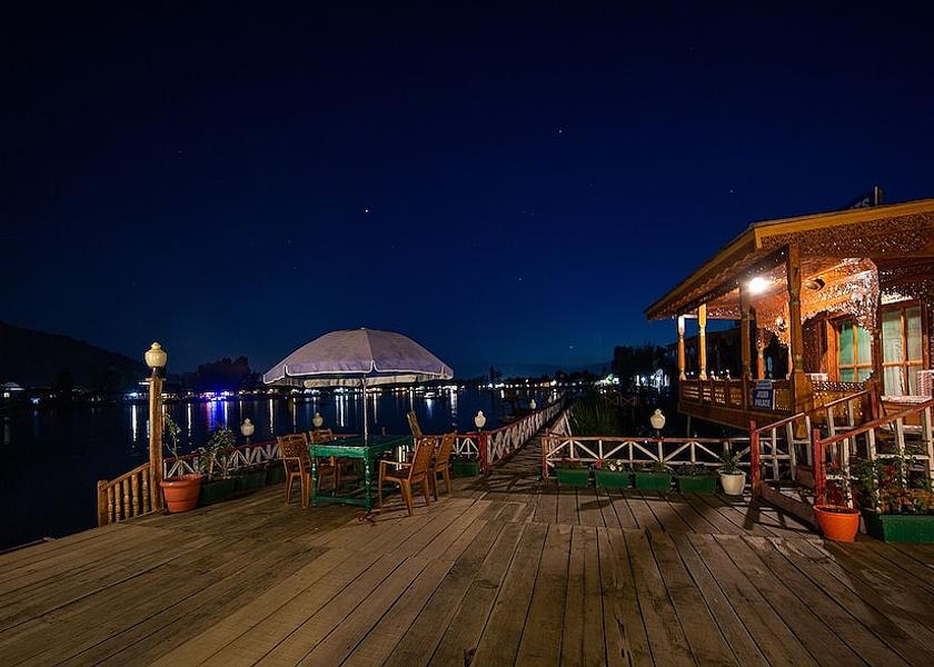 Jammu and Kashmir Srinagar Hotel View