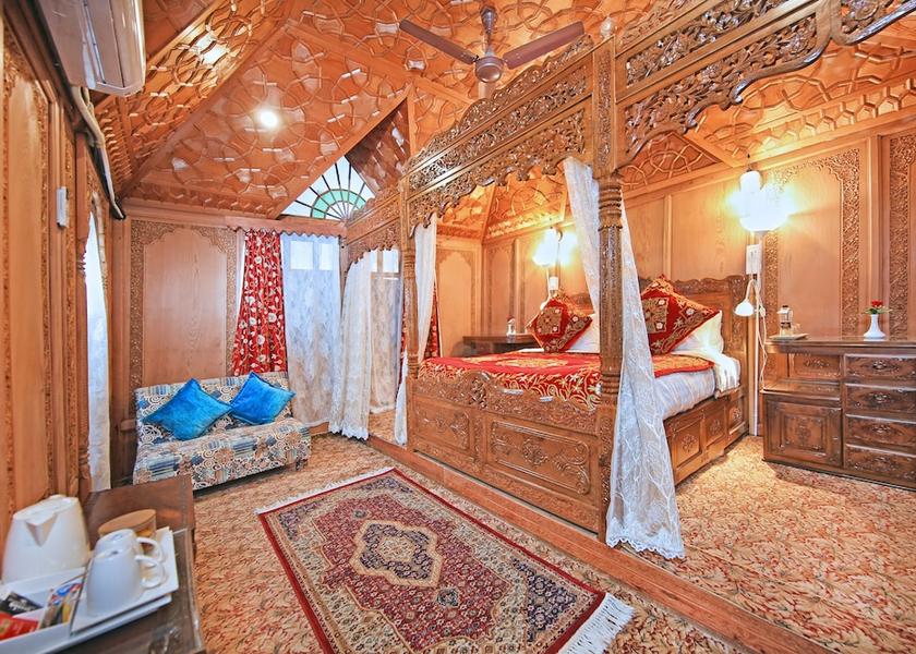 Jammu and Kashmir Srinagar Room