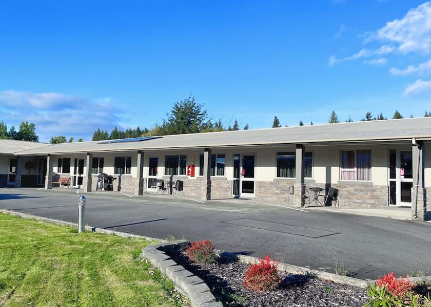 Southland Te Anau Front of property