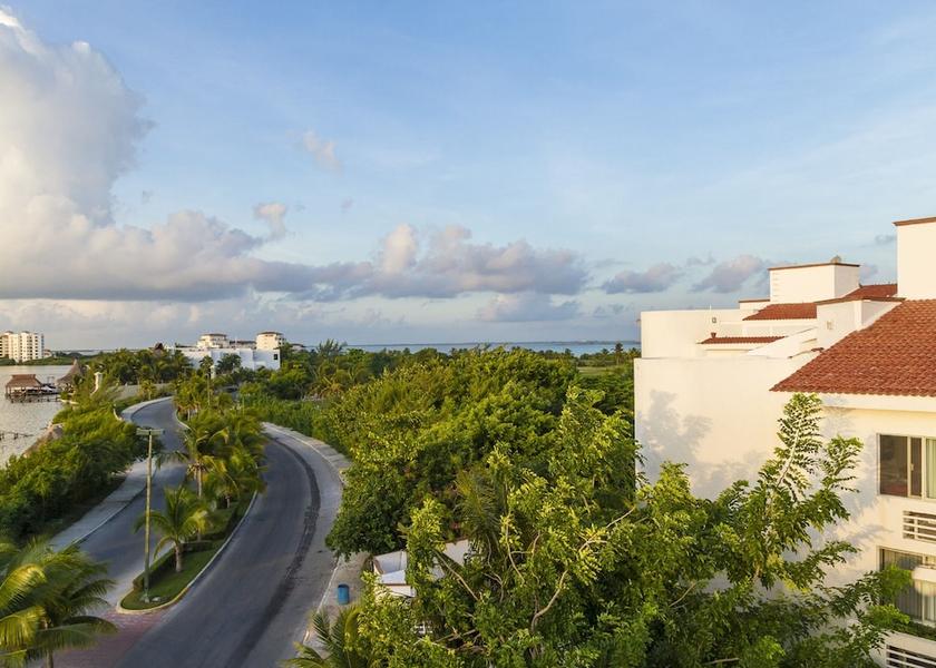 Quintana Roo Cancun Exterior Detail