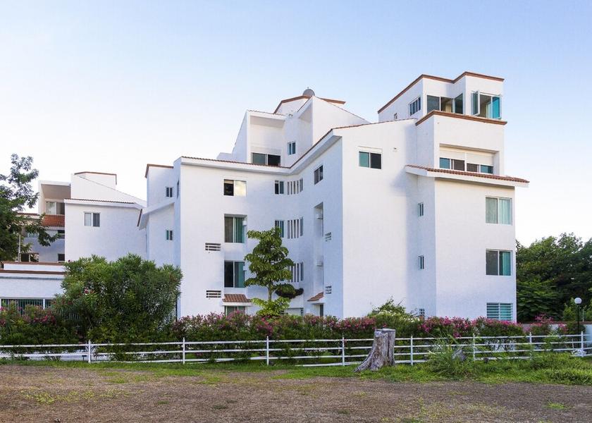 Quintana Roo Cancun Exterior Detail