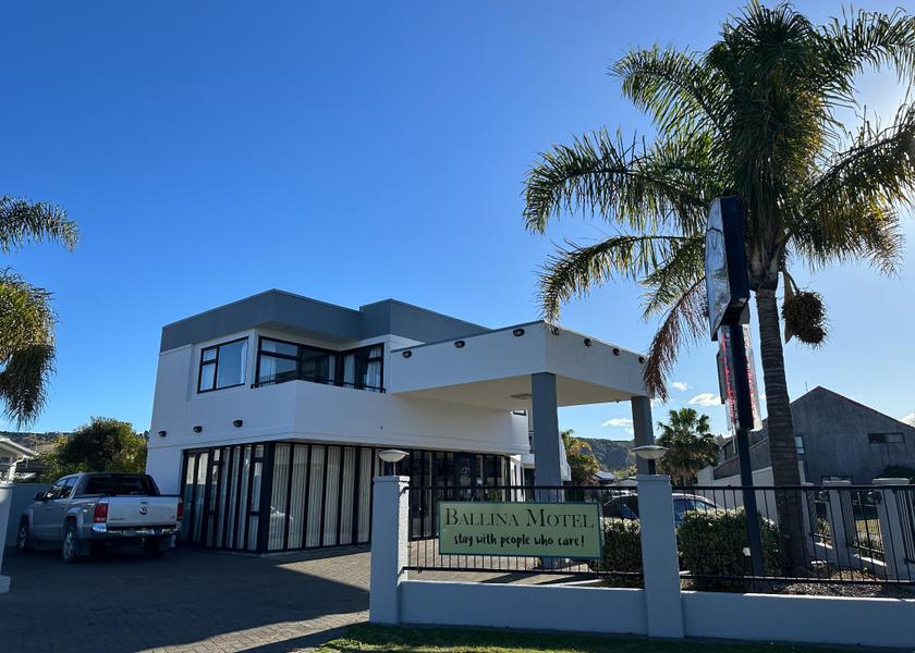  Napier exterior view