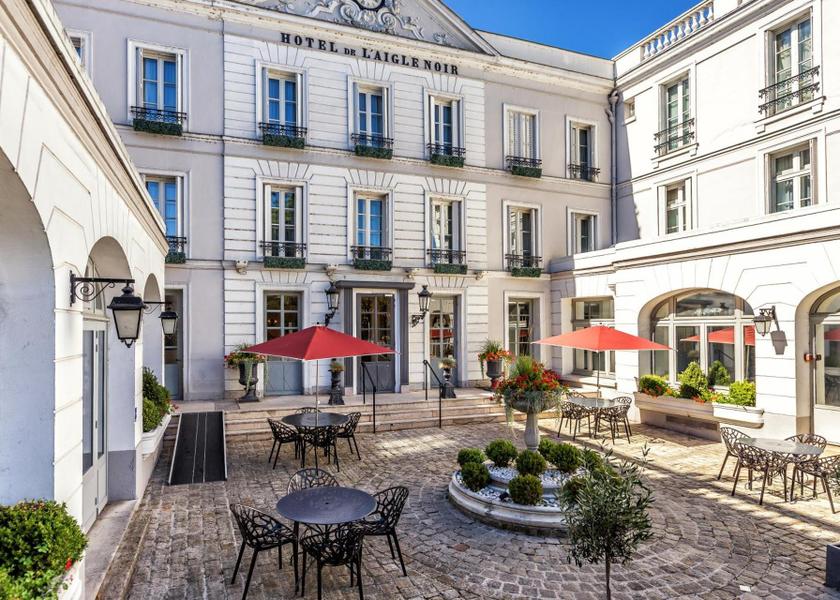Ile-de-France Fontainebleau exterior view
