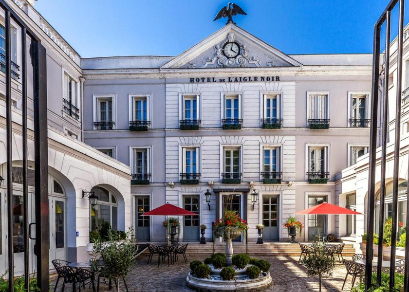 Ile-de-France Fontainebleau exterior view
