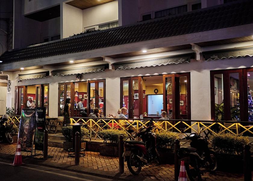 Vientiane Vientiane Front of property - evening/night