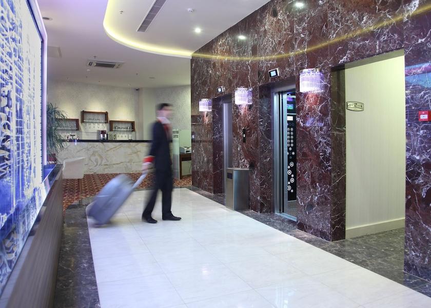  Adana Interior Entrance