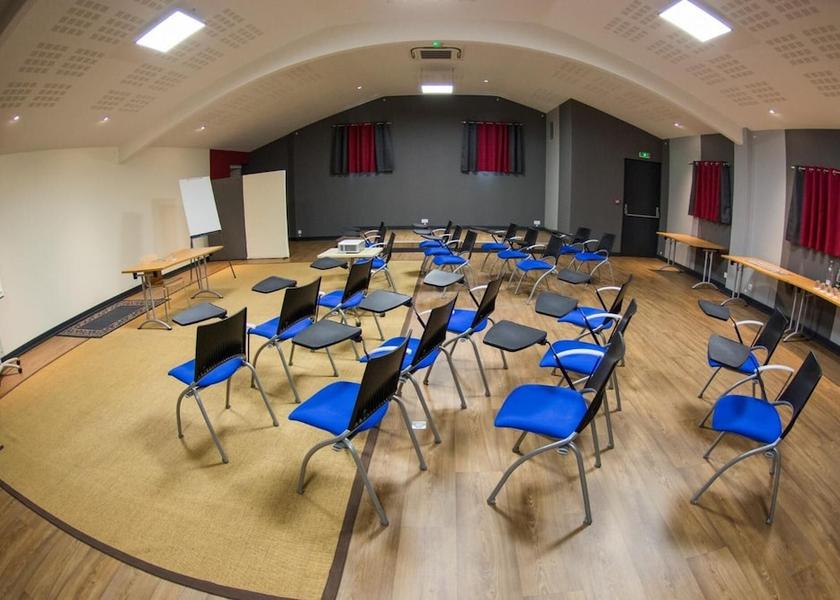 Pays de la Loire Chambretaud Meeting Room