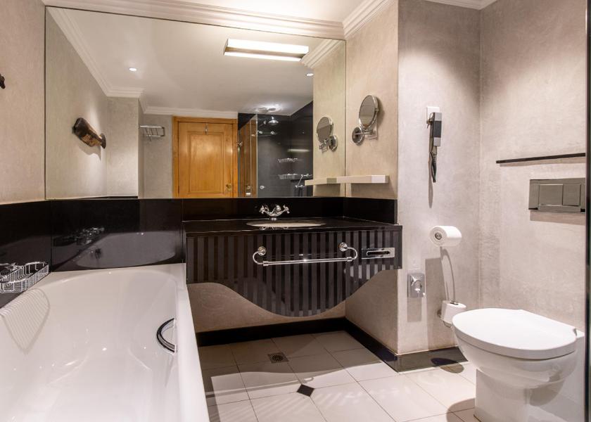 Harare Harare 1 King Bed with Club Access Deluxe