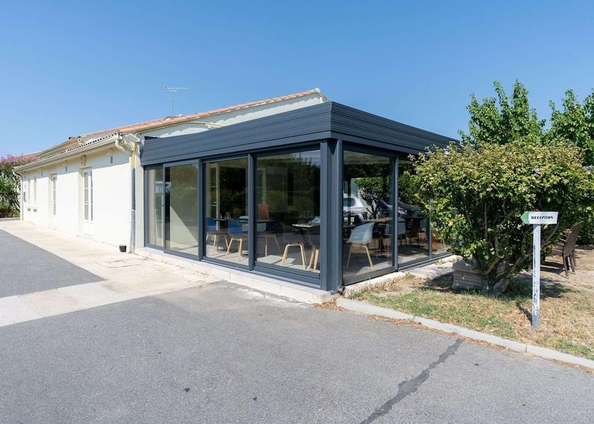 Provence - Alpes - Cote d'Azur Avignon Exterior Detail