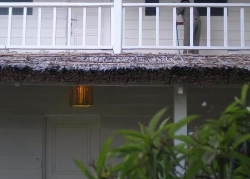  Ifaty Exterior Detail