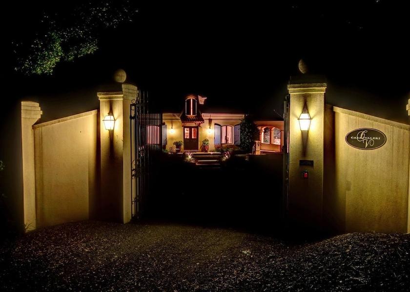 Victoria Warburton Facade