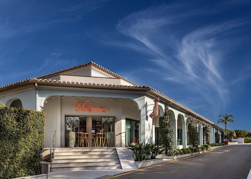 Faro Loulé Front of property