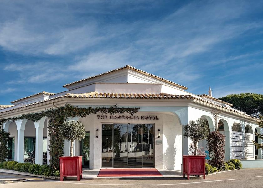 Faro Loulé Front of property