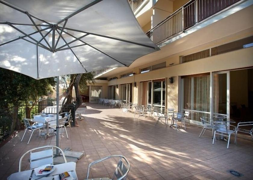 Calabria Diamante Exterior Detail