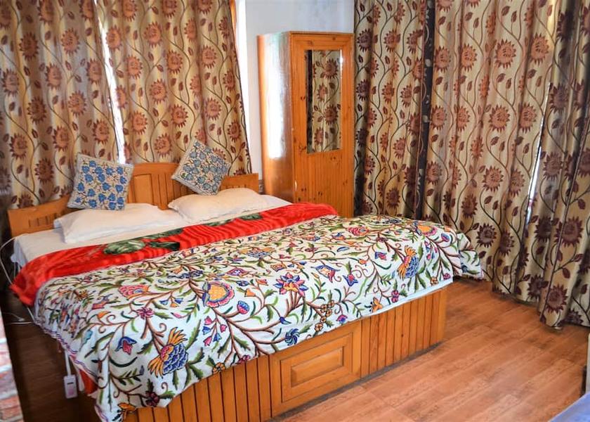 Jammu and Kashmir Pahalgam Deluxe Room