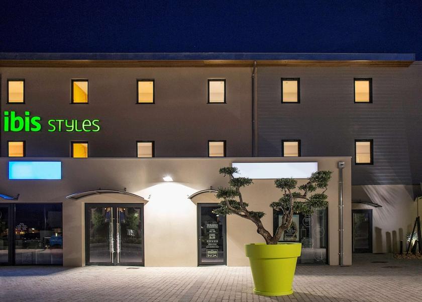 Nouvelle-Aquitaine Villeneuve-sur-Lot Exterior Detail